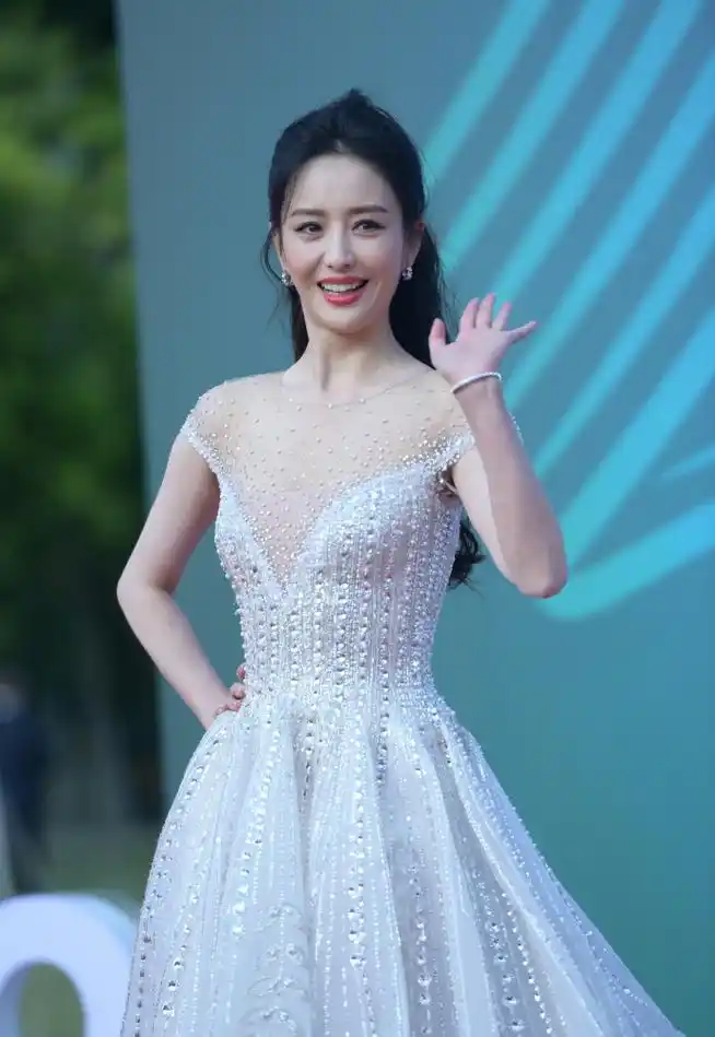 佟丽娅的图不p就放出来了,状态很真实!