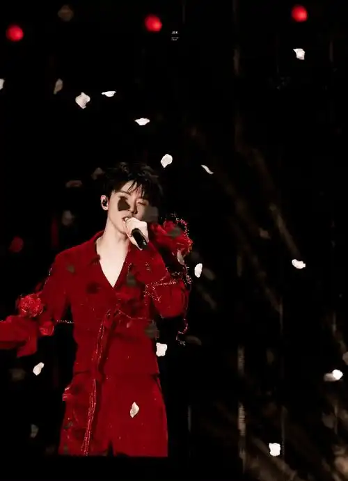 马嘉祺风花雪月饭拍