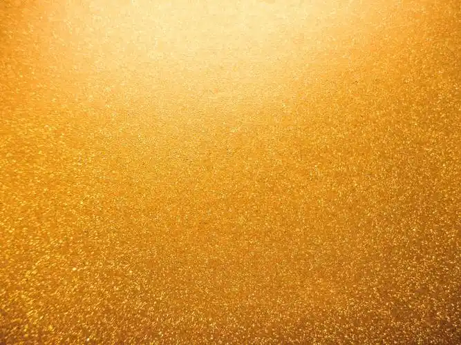 破旧的金色墙面