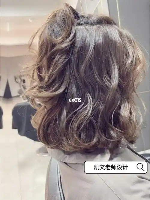 女生中短发短发烫发木马卷超好看蓬松即显瘦