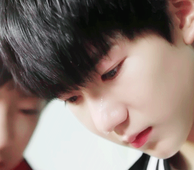 王源gif难过gif伤心gif哭戏gif