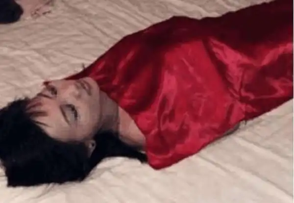 90后女模特意外去世, 去火葬场火化时发现异常, 掀开白布丈夫手发抖