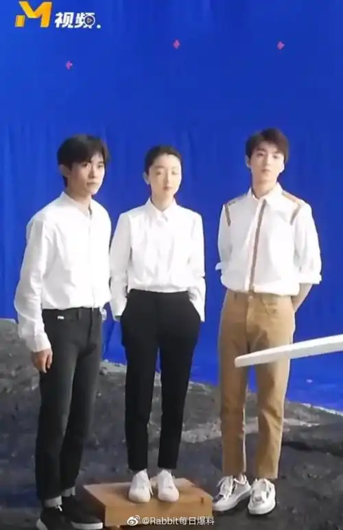 王俊凯多高王俊凯千玺和162周冬雨看着差不多高