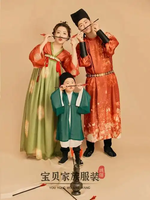 国潮唐制汉服全家福亲子装2023新款摄影服复古新中式影楼主题服装