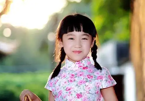 发型设计 儿童发型 >> 11岁女大童扎哪些头发好看 大童特色发型用简单