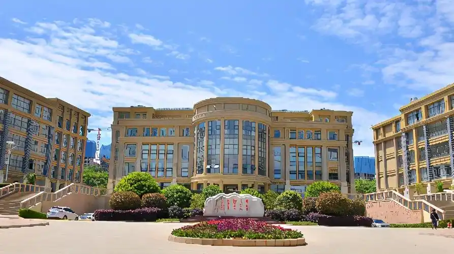 云南大学附属中学呈贡校区怎么样?传承 深化(图2)