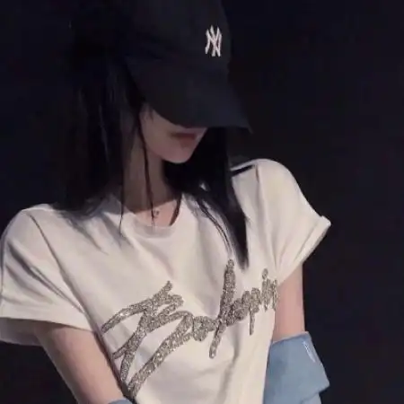 qq女生头像大全优质冷酷的美女