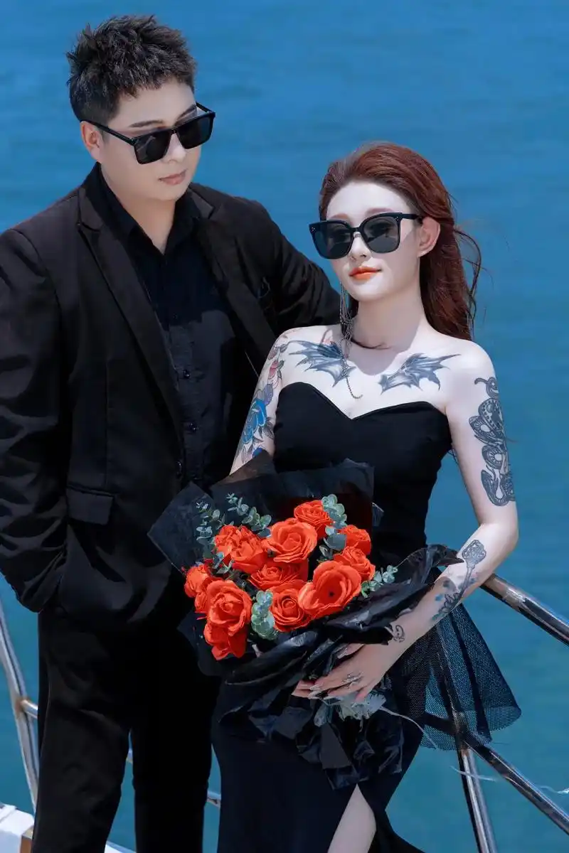 真实客片 | 轻奢游艇婚纱照真是唯美浪漫.想和你一起乘风破浪 - 抖音