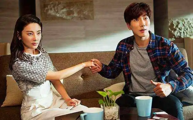 按照往年来讲,每年的这个时候张亮都会亲自发动态为寇静庆生,如今这份