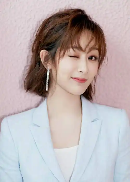 杨紫:童星出道后隐退,如今爆红的她经历了什么_角色_合作_那英