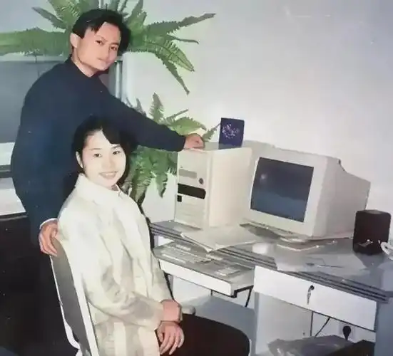 看看马云的儿子马元坤再看看女儿马雪网友这基因太强大了吧