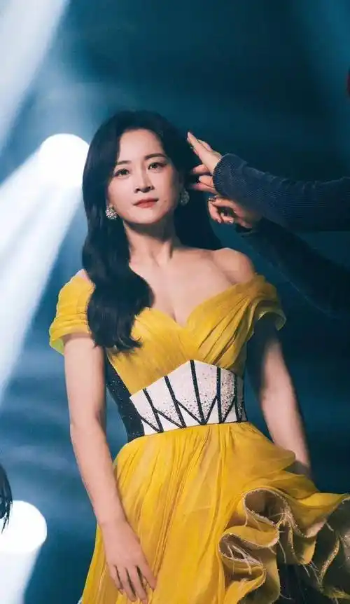 大家都能感受到贾玲为了这部电影付出了很多钱!女性是自由的,没