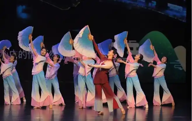 学前教育系师生在临沂市首届职工春晚海选暨职工才艺大赛中荣获佳绩