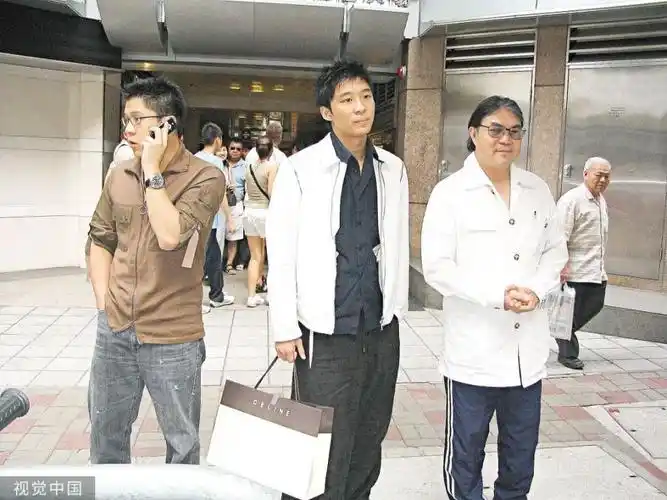 霍家三公子求婚成功,郭晶晶妯娌也低调!霍启刚三兄弟画风大不同