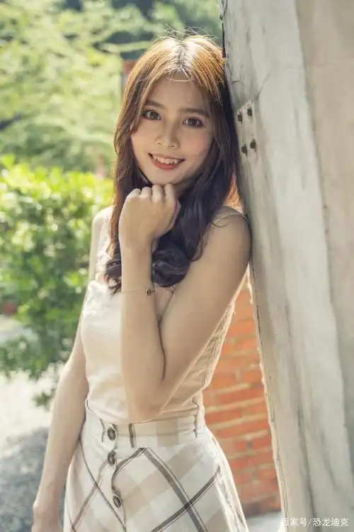 摄影:有小虎牙的姑娘似乎都挺爱笑