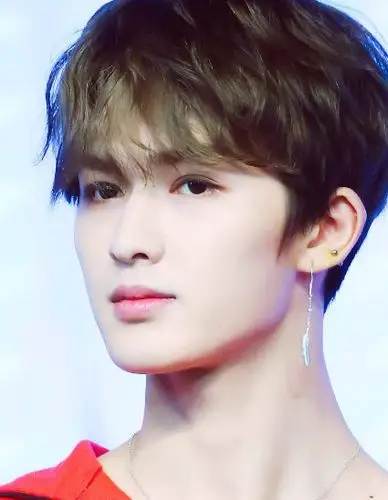 原来朱正廷颜值这么高,看到高中照片,网友:校草无疑了!