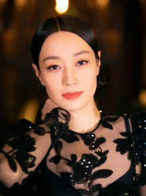 马伊琍穿蕾丝透视裙身材曼妙 上围饱满翘臀超吸睛