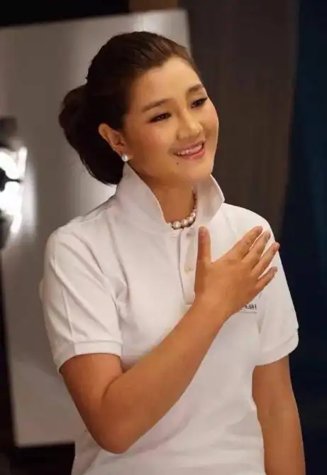 降央卓玛:婚后处处帮娘家,被婆婆当亲女儿,3个孩子都是婆婆带