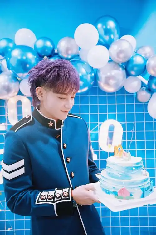 黄子韬担任冰雪运动推广大使新歌纪念出道十周年3