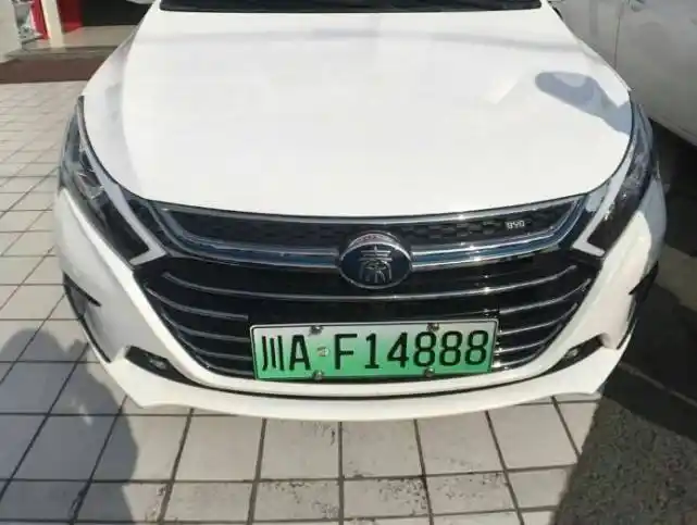 4,混合动力和纯电动车牌不可通用新能源汽车又分为混合动力和纯电动