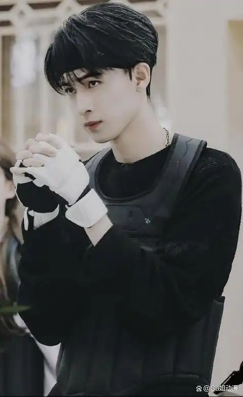 德云社杨九郎凌晨发文晒与师兄弟聚会照烧饼攒局栾云平买单