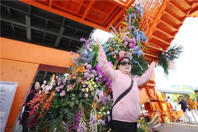 2024上海国际花展开幕徐汇滨江繁花似锦美出新高度
