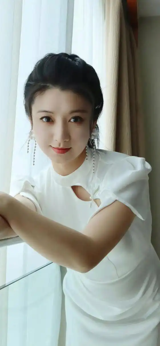 斓曦# 性感妩媚,风情万种,曼妙身姿,前凸后翘,养眼吸睛