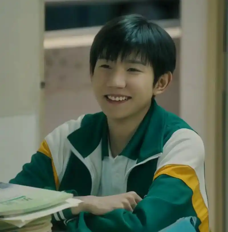 高远你小子笑成这样就很王源好嘛90#王源 #追光的日子王源  - 抖音