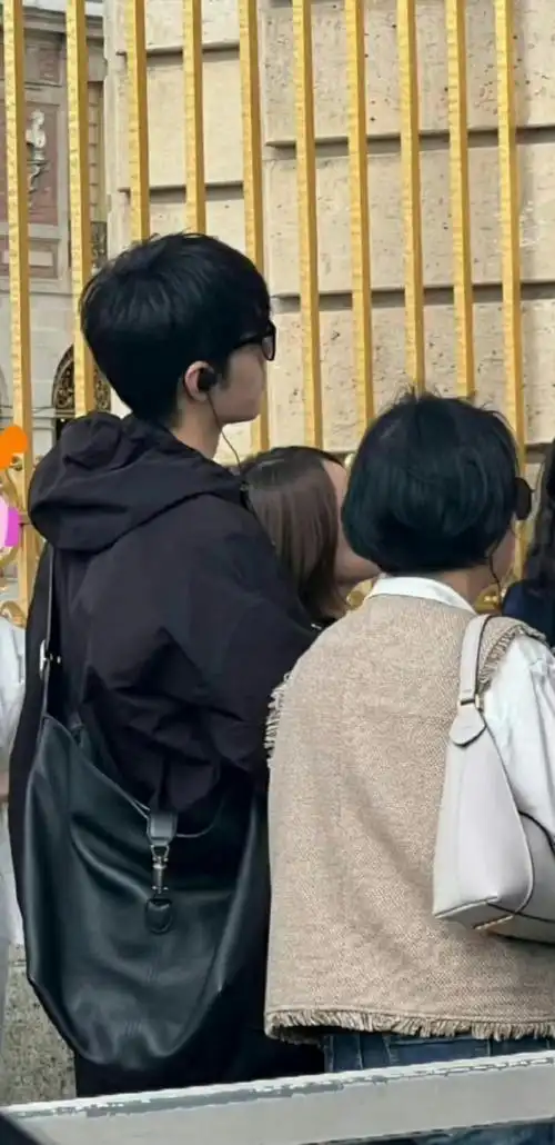 肖战王一博都在法国