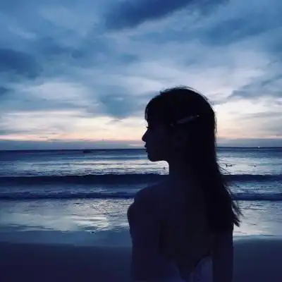 我对你的爱轰轰烈烈情侣头像单人一人一张背影