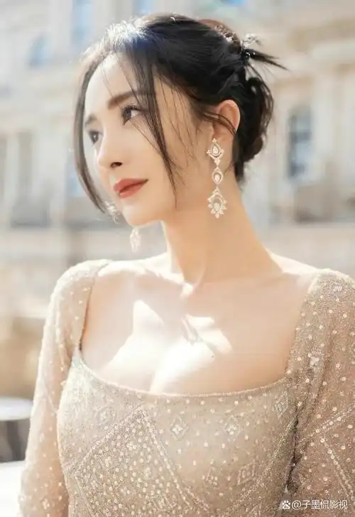 杨幂休闲生活照尽显成熟女性之美离婚后更漂亮了你会娶她吗