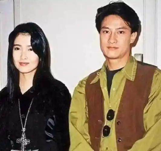 周慧敏的丈夫倪震:曾经的花心大才子,最终也归于平淡