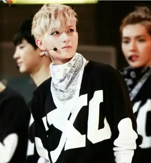 回顾善良的黄子韬:走红后不忘聋哑的发小,把他留在身边当助理