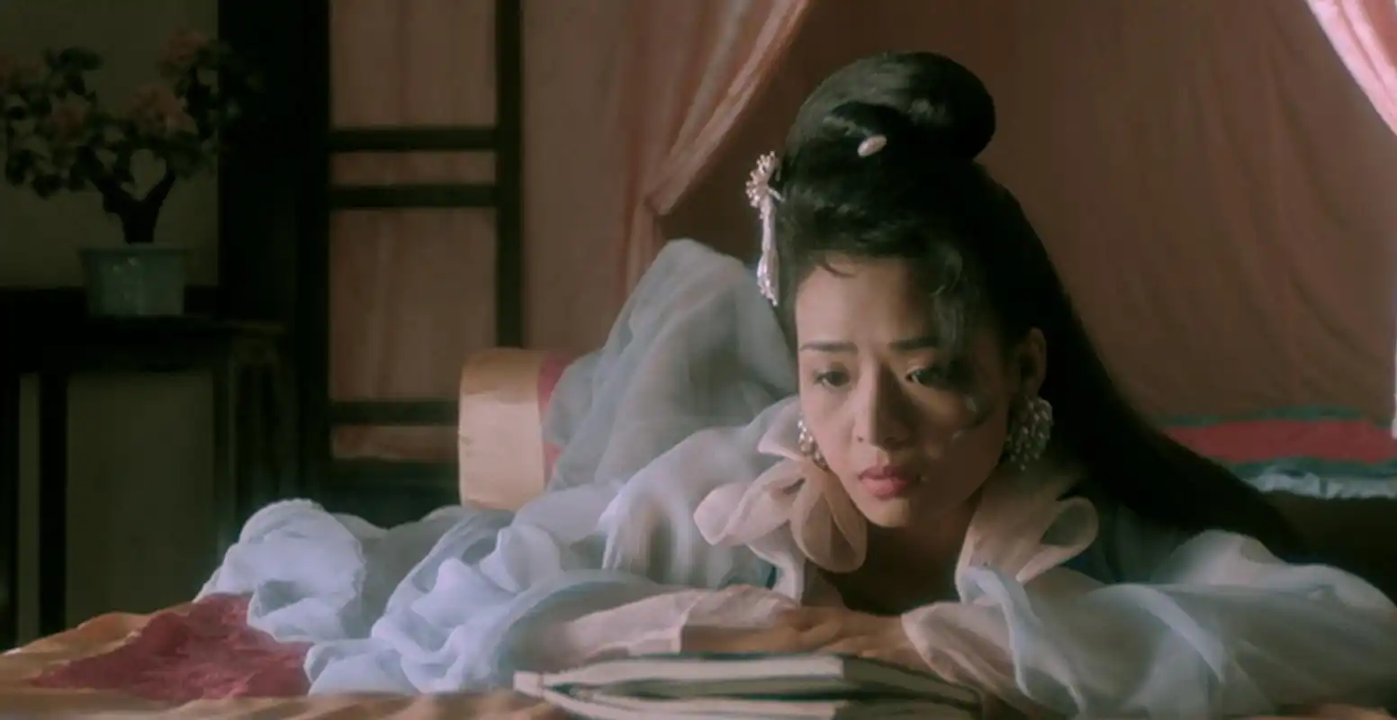 华语电影史上,香港著名艳星叶子楣,所塑造的角色可谓是众说纷纭