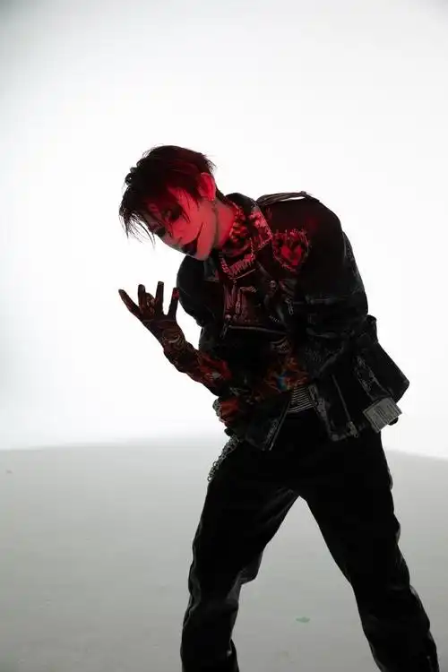 小鬼王琳凯万圣节小丑妆