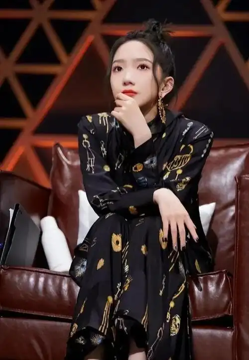 孟美岐点评"情歌教父"