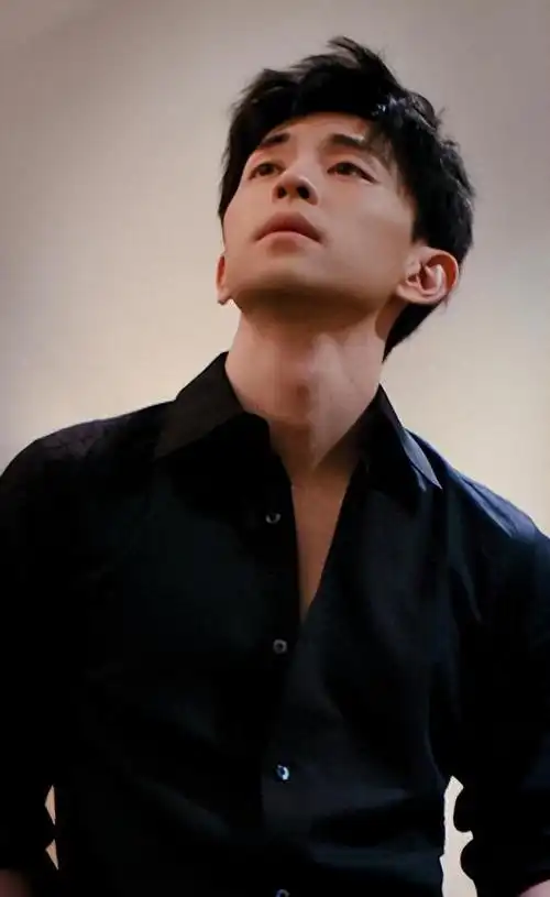 31岁邓伦高调庆生,粉丝千架无人机应援|杨紫|金晨|女明星|花非花雾非