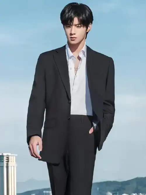 刘耀文无间道黑西装造型