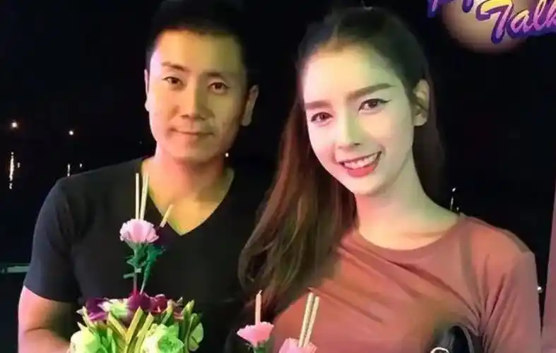 年北京富豪娶泰国"最美人妖",不被看好但俩人恩爱至今_鲍玺_比赛_女人