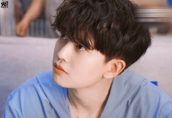 任嘉伦笑起来,可以杀了我啊.姐妹们有他笑起来的图分享吗?