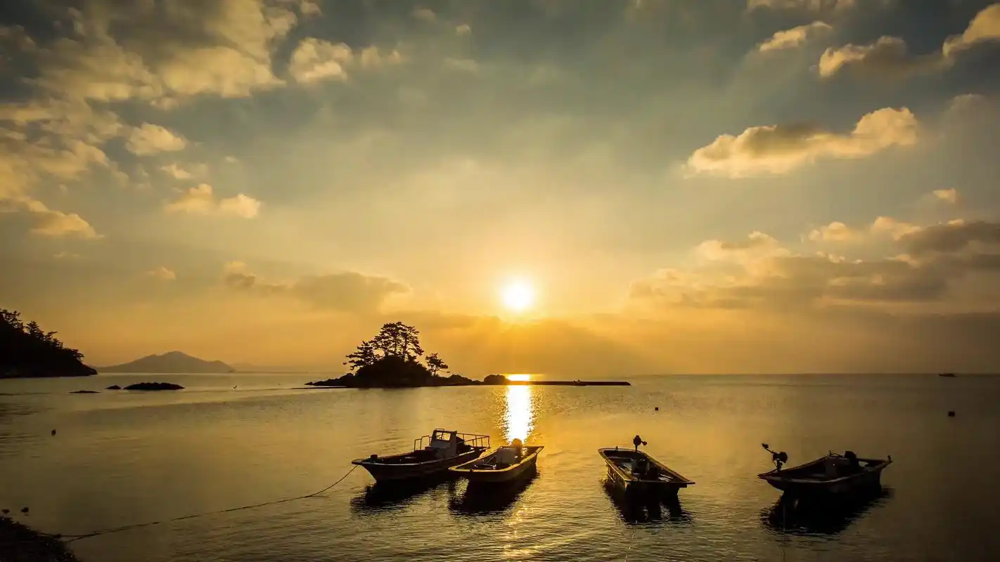 《增广贤文》:时光如梭,岁月有痕不要虚度光阴,韶华从来不等人
