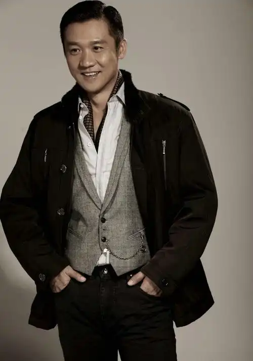 回顾演员黄志忠,终究为他的"抛妻弃子"付出了代价!