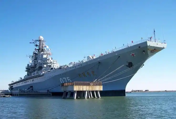 p>天津滨海航母主题公园(以下简称"滨海航母")位于天津市滨海新区