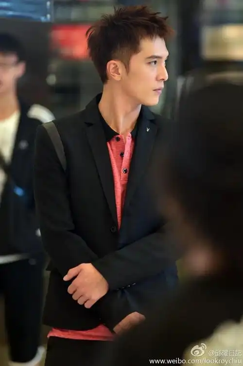 给渣渣邱泽开个颜贴