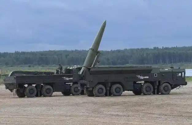 俄战术核武器演习期间,突然发生一件大事:美西方陷入焦虑