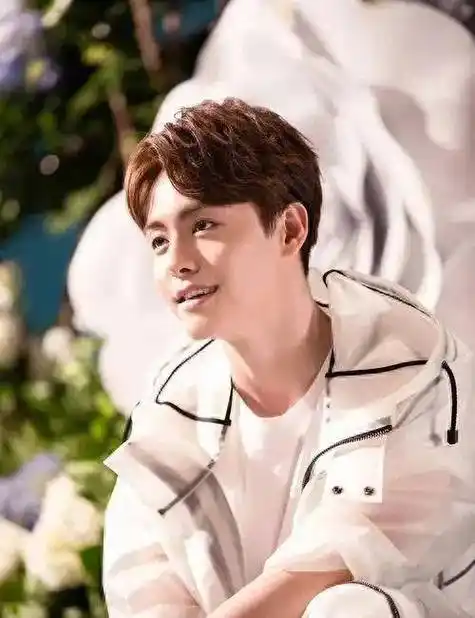 近日,中国娱乐圈备受关注的一位演员马天宇备受瞩目.