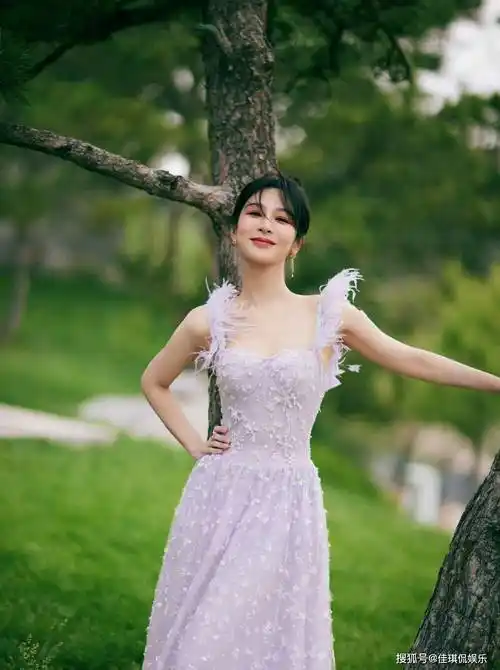 杨紫穿旗袍,本以为驾驭不了,不料效果意外惊艳