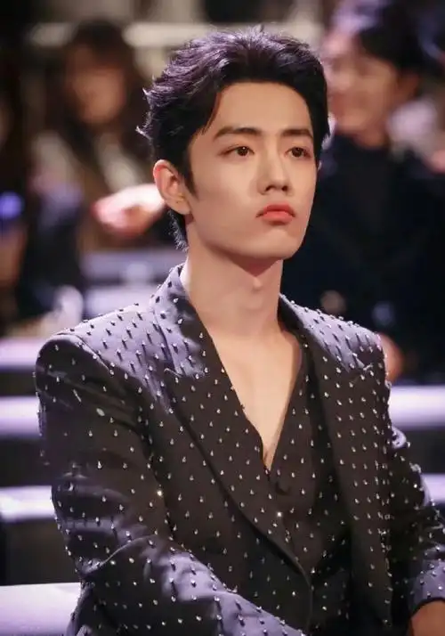 早安@x玖少年团肖战daytoy嘟嘴的肖战超可爱,好想亲#肖战