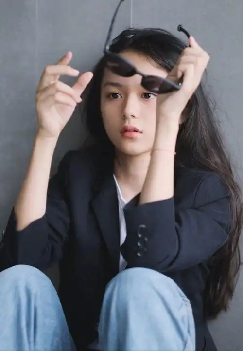 2岁出道年入百万因长相甜美被禁止整容的刘楚恬如今长成啥样