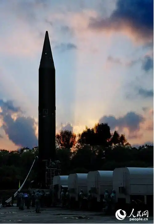 高清看大国长剑刺穿云霄直击火箭军导弹发射现场